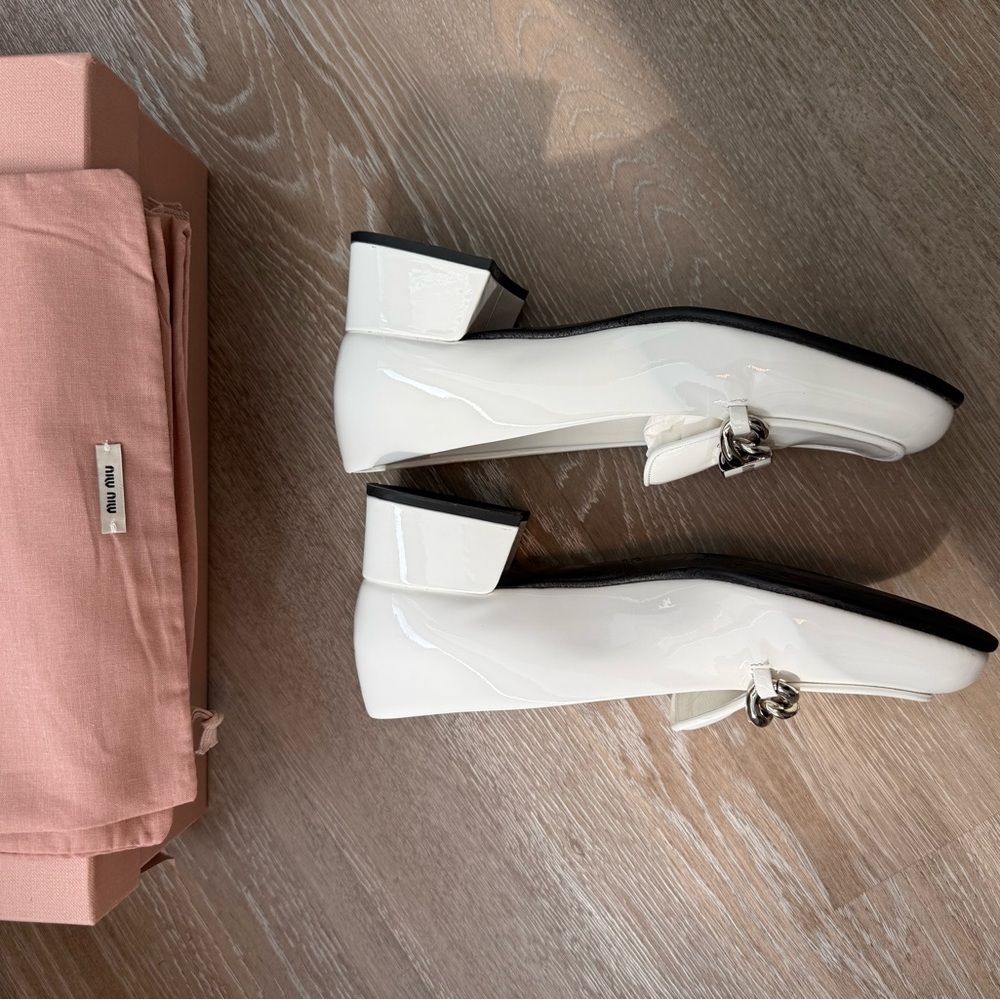 Miu Miu White Patent Leather Chain Logo Loafers Size 37 w/ Box & Dust Bag - Picture 5 of 9